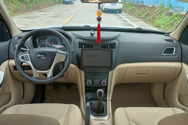 Used Haima S7 2015 Revised Version 2.0L Manual – Enjoyment Edition Center Console