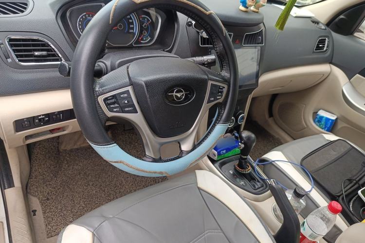 Used Haima S7 2015 Revised Version 2.0L Automatic Zongchi Trim Center Console