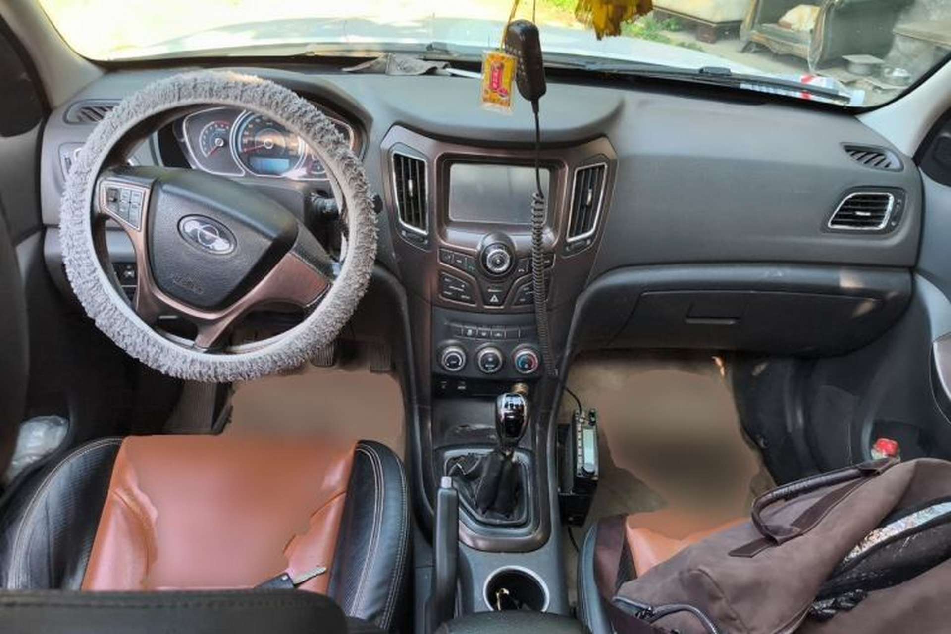 Used Haima S7 2015 Revised Version 2.0L Manual – Zongcheng Edition Center Console