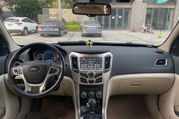 Used Haima S7 2015 2.0L Automatic ZhiShang Version Center Console