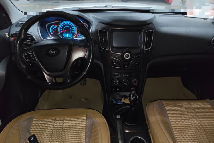 Used Haima S7 2015 Revised Version 2.0L Manual – Zongcheng Edition Center Console