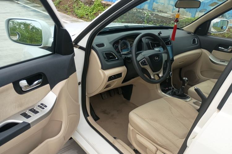 Used Haima S7 2015 Revised Version 2.0L Manual – Enjoyment Edition Driver Seat