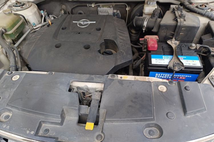 Used Haima S7 2015 Revised Version 2.0L Automatic Zongchi Trim Engine Bay