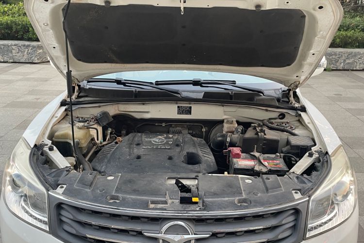 Used Haima S7 2015 2.0L Automatic ZhiShang Version Engine Bay