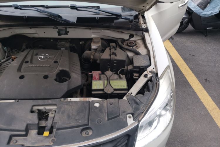 Used Haima S7 2015 2.0L Automatic Smart Enjoyment Version Engine Bay Left