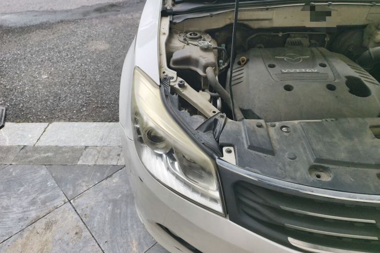 Used Haima S7 2015 2.0L Automatic ZhiShang Version Engine Bay Right