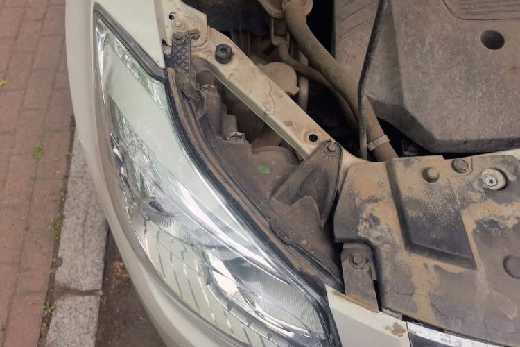 Used Haima S7 2015 Revised Version 2.0L Automatic Zongchi Trim Engine Bay Right