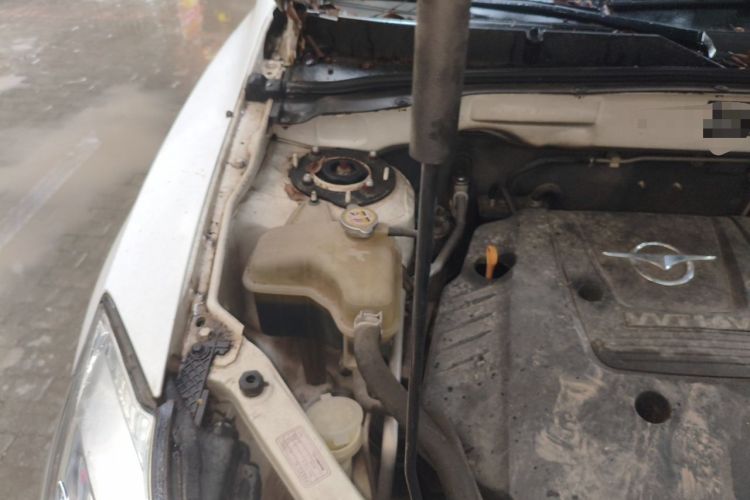 Used Haima S7 2015 2.0L Manual Smart Edition Engine Bay Right