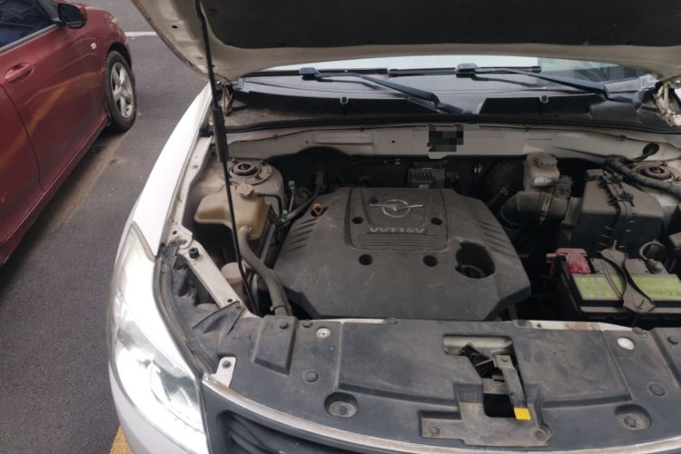 Used Haima S7 2015 2.0L Automatic Smart Enjoyment Version Engine Bay Right