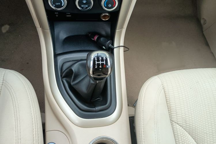 Used Haima S7 2015 Revised Version 2.0L Manual – Enjoyment Edition Gear Lever