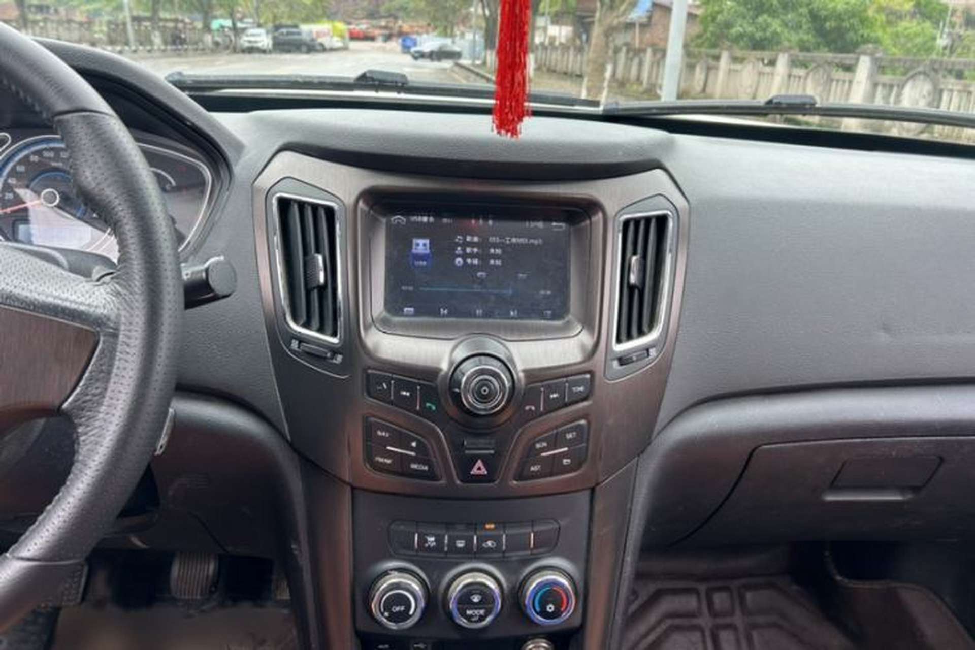 Used Haima S7 2015 Revised Version 2.0L Manual – Zongcheng Edition Interior 2