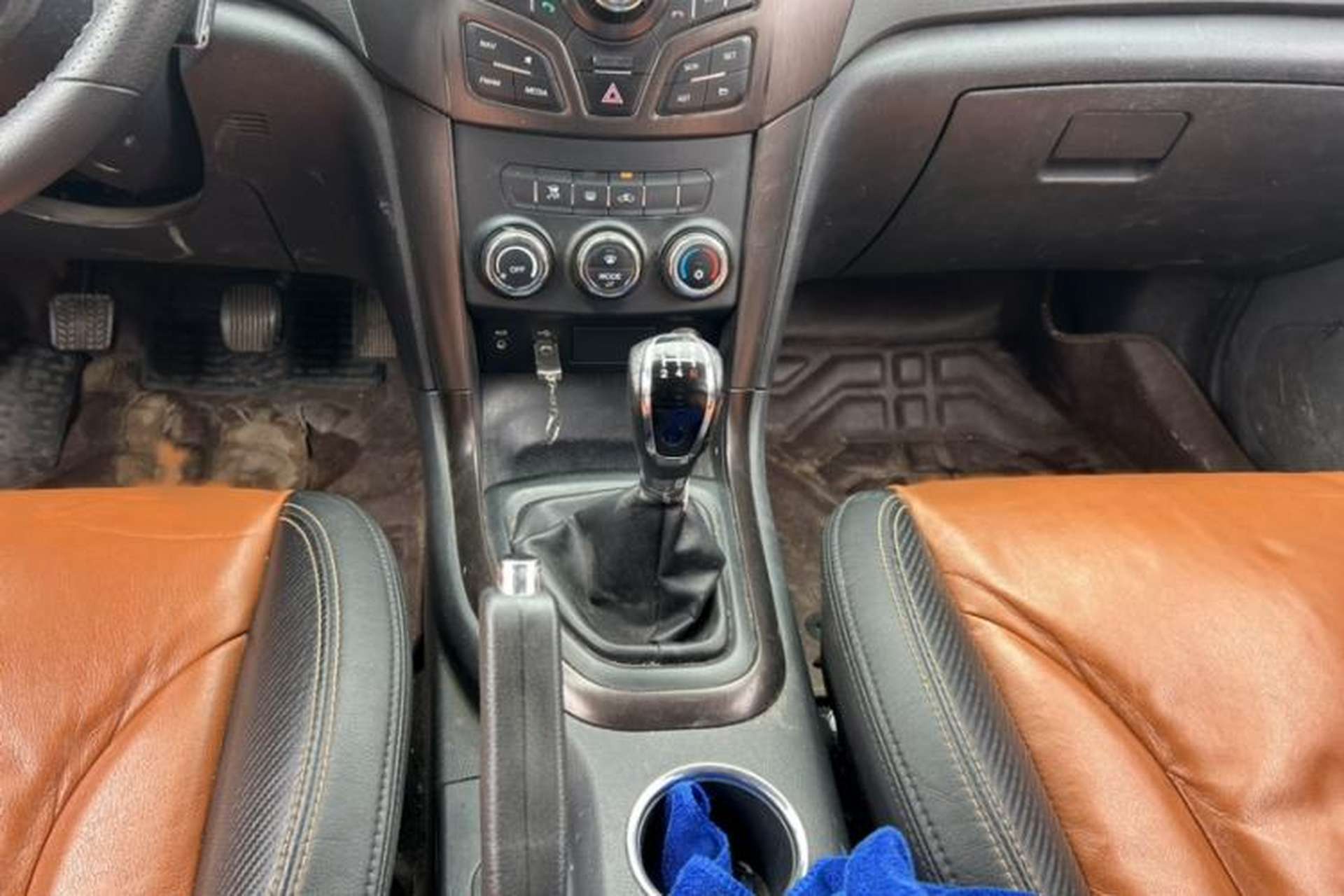Used Haima S7 2015 Revised Version 2.0L Manual – Zongcheng Edition Interior 3