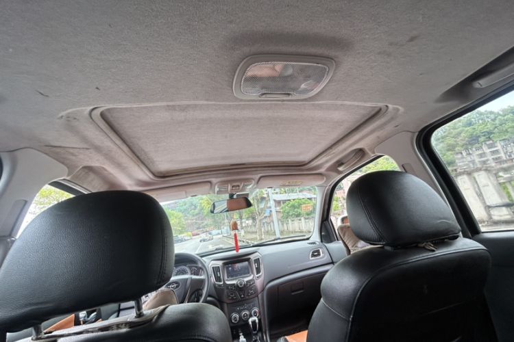 Used Haima S7 2015 Revised Version 2.0L Manual – Zongcheng Edition Interior 7