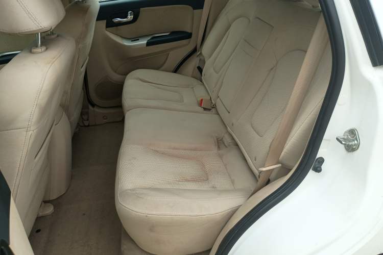 Used Haima S7 2015 Revised Version 2.0L Manual – Enjoyment Edition Left Rear Seat