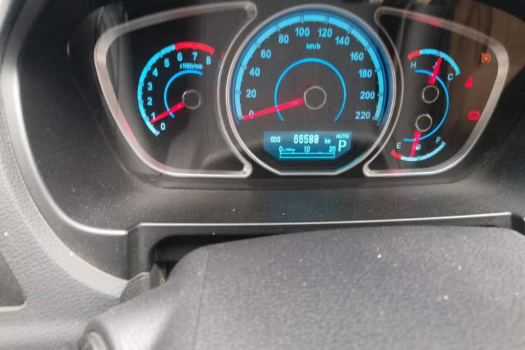 Used Haima S7 2015 2.0L Automatic Smart Enjoyment Version Odometer Close Up