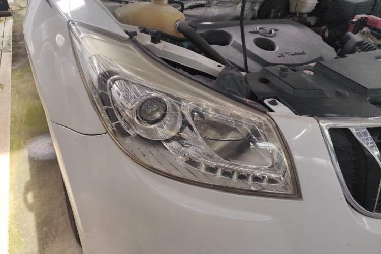 Used Haima S7 2015 Revised 1.8T Automatic Zongcheng Version Right Front Headlight