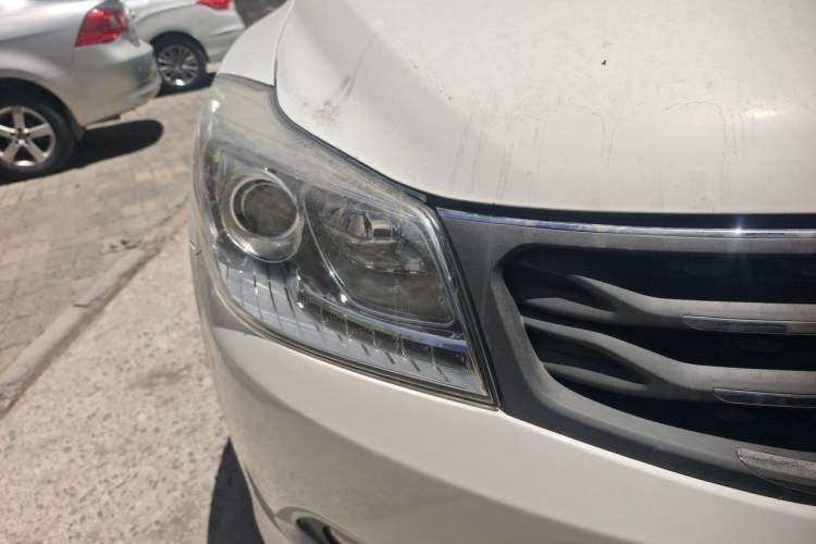 Used Haima S7 2015 2.0L Manual ZhiShang Version Right Front Headlight