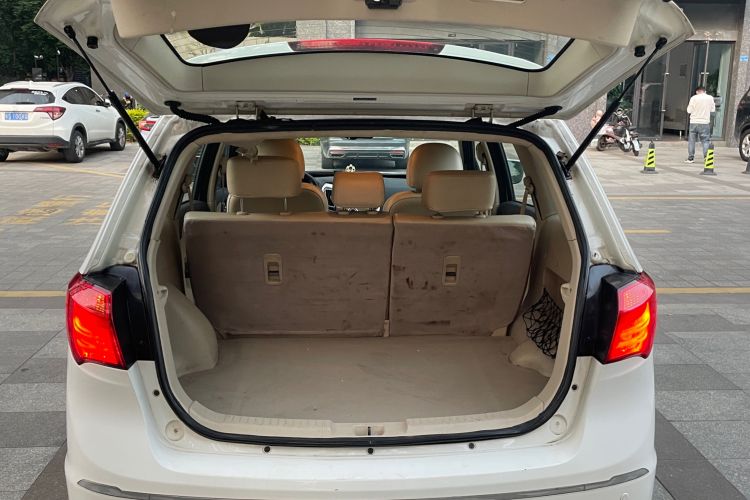 Used Haima S7 2015 2.0L Automatic ZhiShang Version Trunk