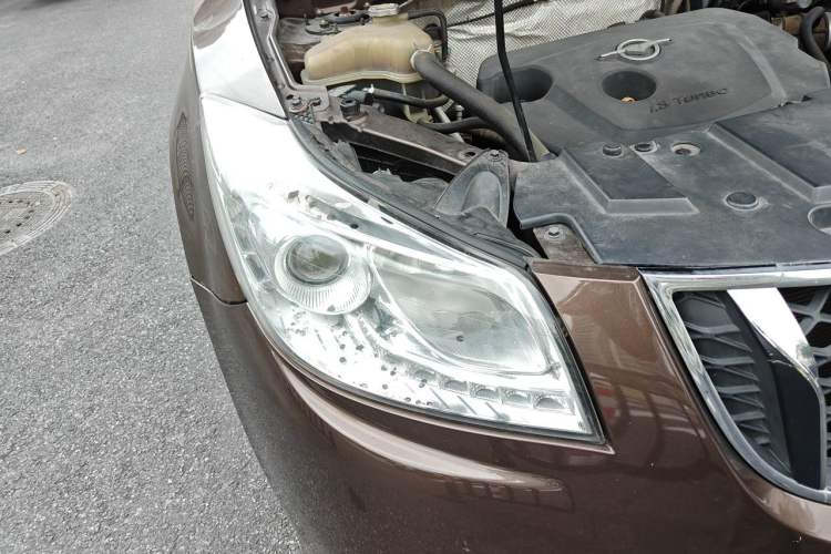 Used Haima S7 2015 Revised 1.8T Automatic Zongcheng Version Right Front Headlight