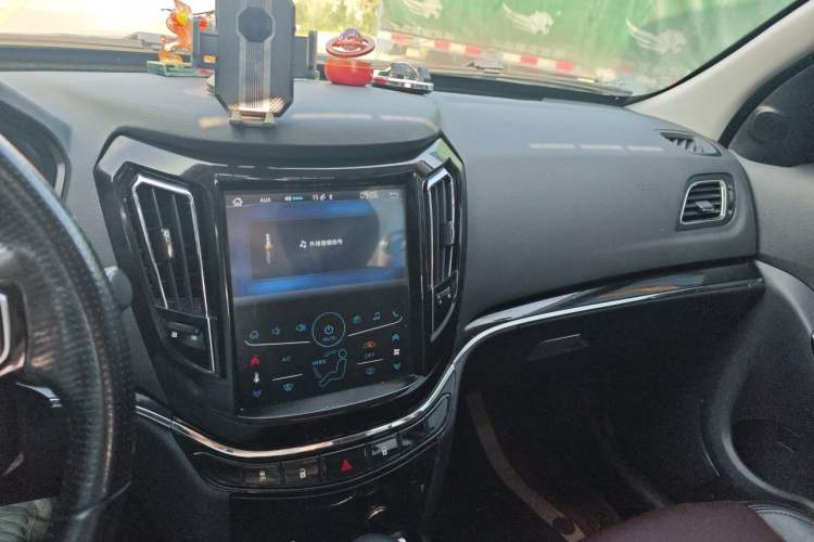 Used Haima S7 2017 1.8T Automatic Luxury Edition Audio And AC Panel