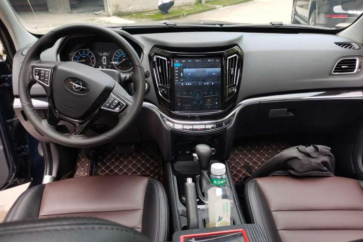 Used Haima S7 2017 1.8T Automatic Luxury Edition Center Console