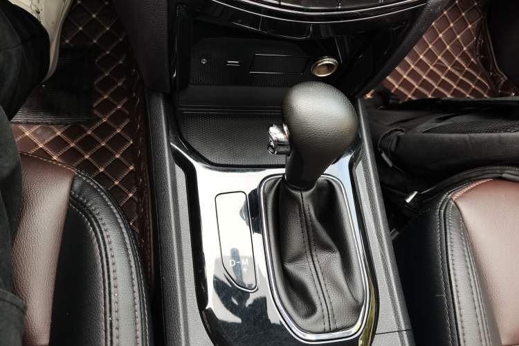 Used Haima S7 2017 1.8T Automatic Luxury Edition Gear Lever