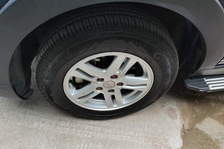 Used Haima S7 2017 1.8T Automatic Luxury Edition Left Front Wheel Hub