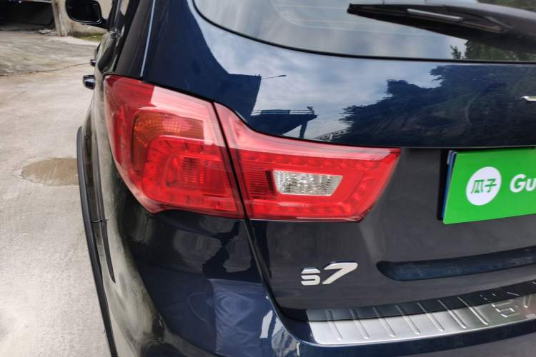 Used Haima S7 2017 1.8T Automatic Luxury Edition Left Rear Taillight