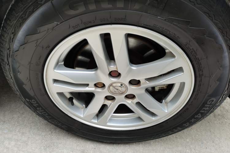 Used Haima S7 2017 1.8T Automatic Luxury Edition Left Rear Wheel Hub