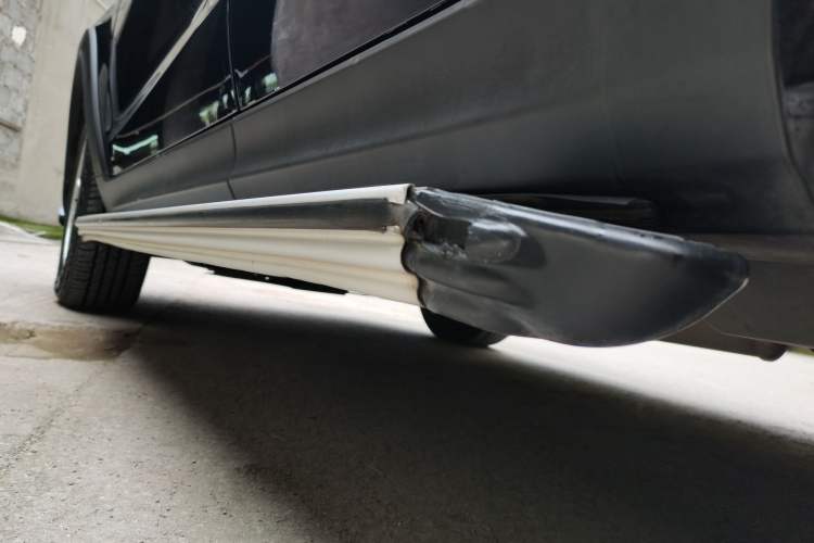 Used Haima S7 2017 1.8T Automatic Luxury Edition Left Side Sill