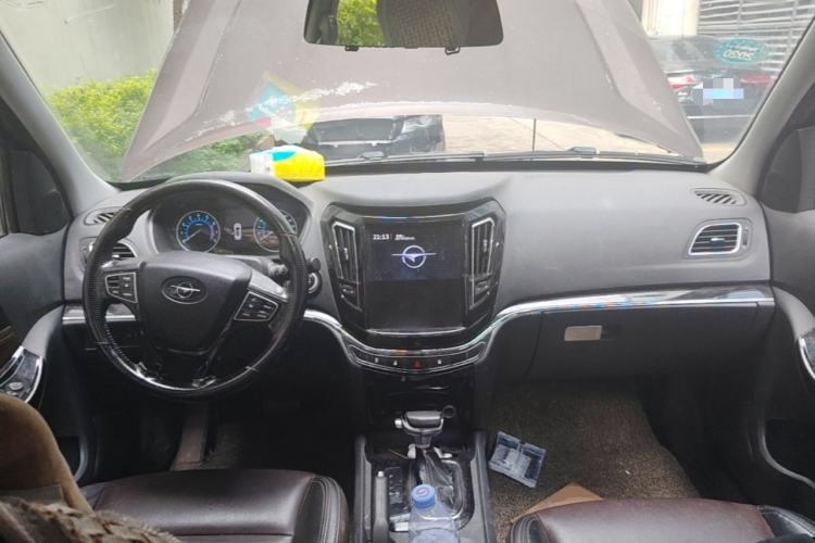 Used Haima S7 2017 1.8T Automatic Luxury Edition Center Console
