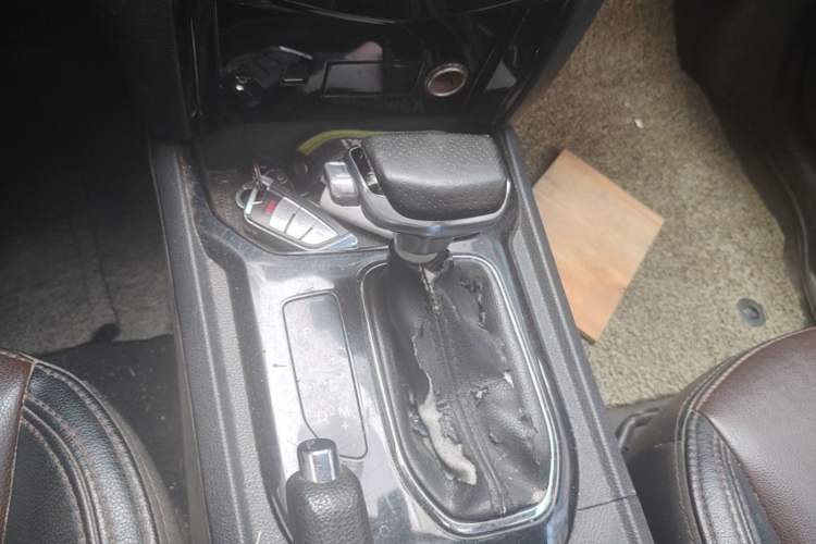 Used Haima S7 2017 1.8T Automatic Luxury Edition Gear Lever