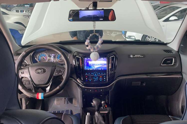 Used Haima S7 2017 1.8T Automatic Leading Edition Center Console