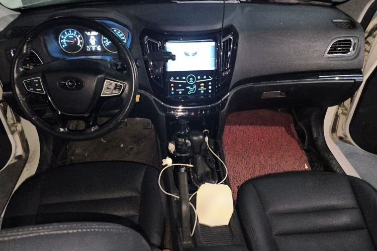 Used Haima S7 2017 1.8T Automatic Leading Edition Center Console
