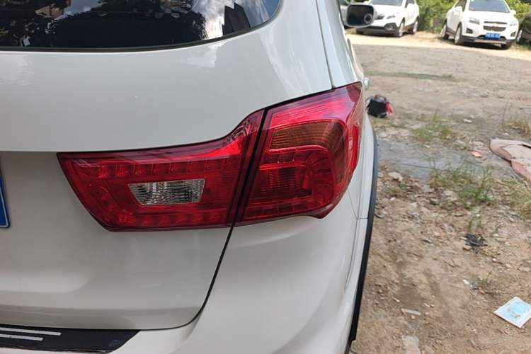Used Haima S7 2017 1.8T Automatic Leading Edition Exterior 3