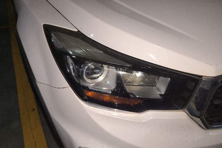 Used Haima S7 2017 1.8T Automatic Leading Edition Right Front Headlight