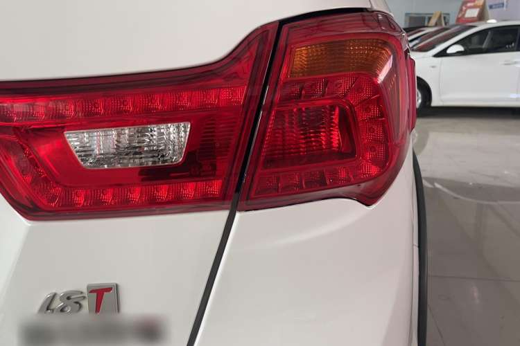 Used Haima S7 2017 1.8T Automatic Leading Edition Right Rear Taillight