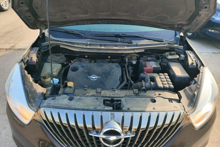 Used Haima V70 2016 2.0L Manual - Enjoyment Version 6 Seats Engine Bay