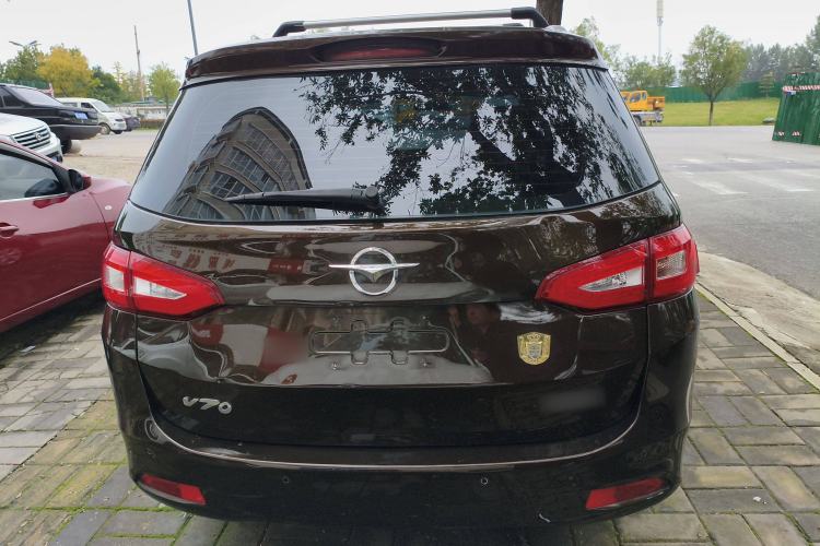 Used Haima V70 2016 2.0L Manual - Enjoyment Version 6 Seats Exterior 4