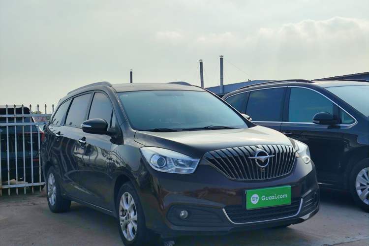 Used Haima V70 2016 2.0L Manual - Enjoyment Version 6 Seats Front Right 45 Deg