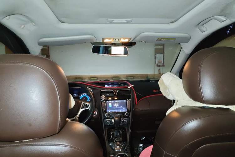 Used Haima V70 2016 1.5T Automatic - Comfort Plus Version 6 Seats Headliner