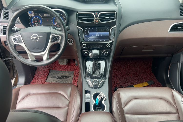 Used Haima V70 2016 1.5T Automatic - Comfort Plus Version 6 Seats Interior 7