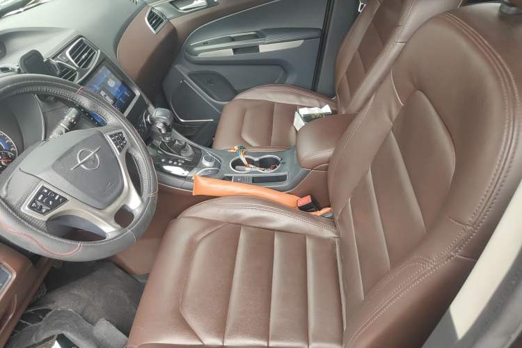 Used Haima V70 2016 1.5T Automatic Comfort Plus 7-Seater Left Front Seat