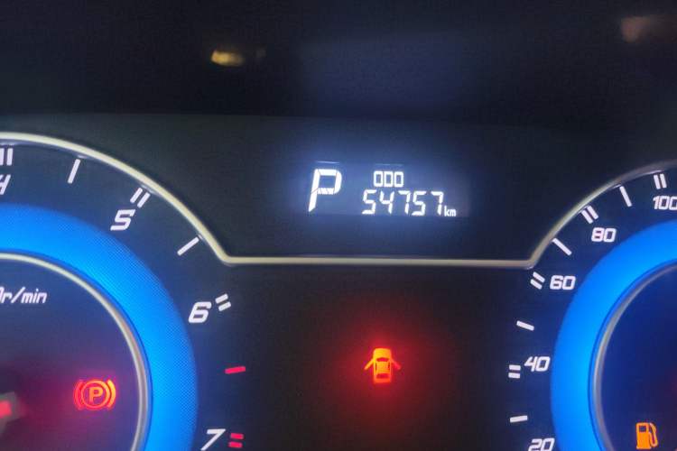 Used Haima V70 2016 1.5T Automatic "Comfort & Enjoyment" 6-Seater Odometer Close Up