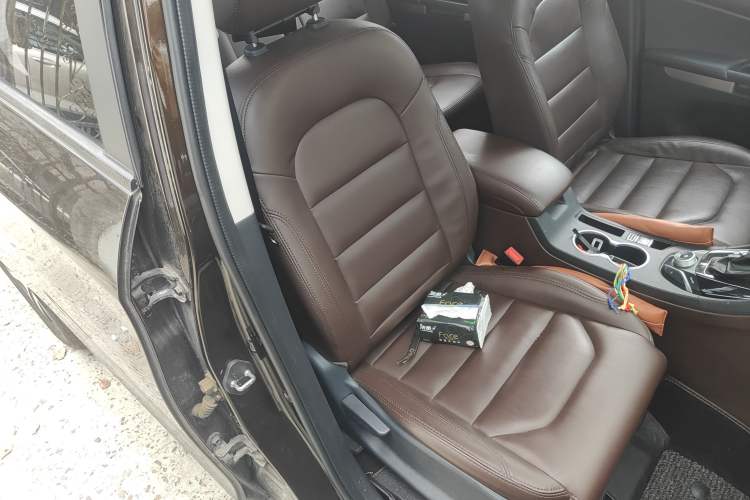 Used Haima V70 2016 1.5T Automatic Comfort Plus 7-Seater Right Front Seat