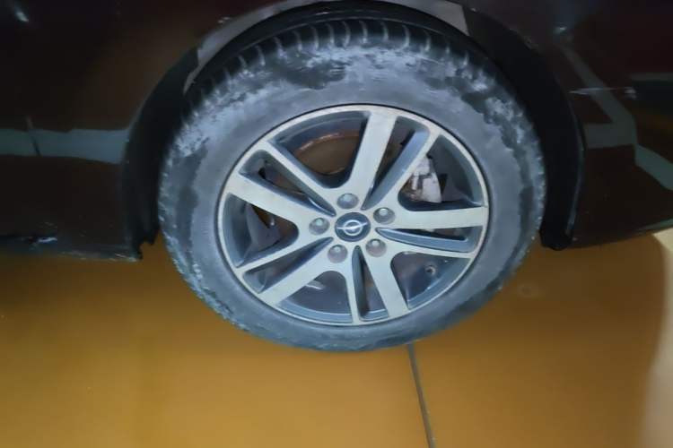 Used Haima V70 2016 1.5T Automatic - Comfort Plus Version 6 Seats Right Front Wheel Hub