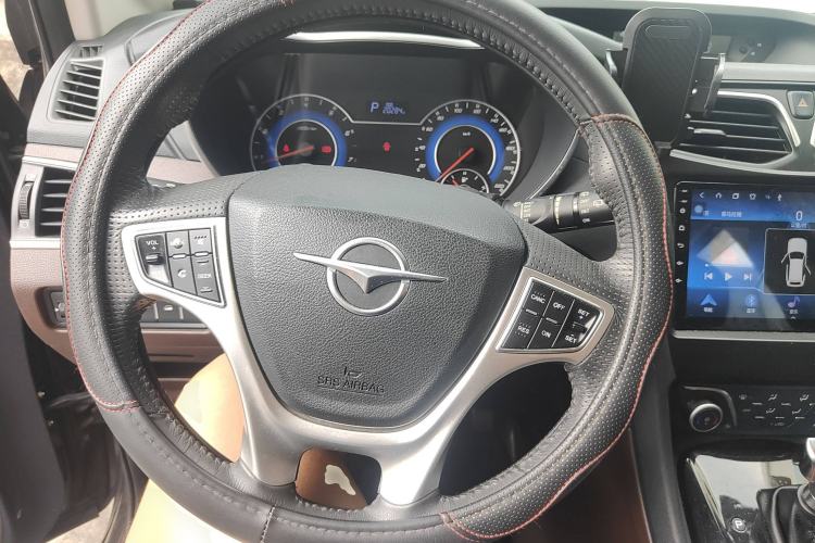 Used Haima V70 2016 1.5T Automatic Comfort Plus 7-Seater Steering Wheel