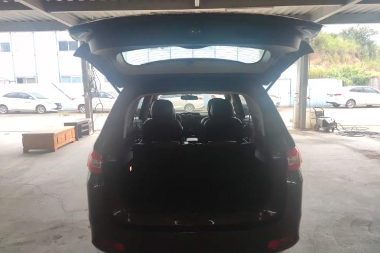 Used Haima V70 2016 1.5T Automatic "Comfort & Enjoyment" 6-Seater Trunk