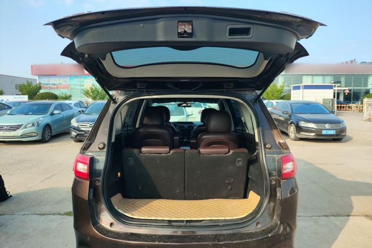 Used Haima V70 2016 2.0L Manual - Enjoyment Version 6 Seats Trunk