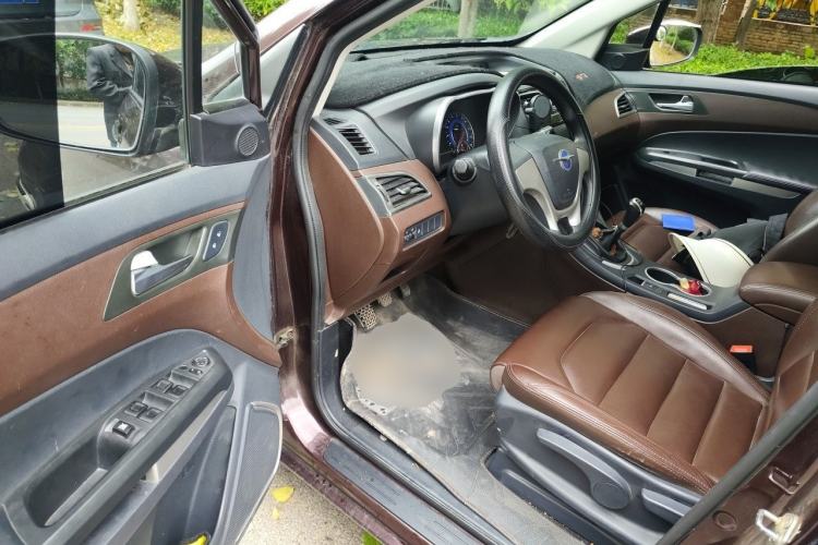 Used Haima V70 2016 2.0L Manual - Enjoyment Version 6 Seats Driver Seat